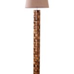 Elegantna podna ml 332 lampa sa ukrasnim drvenim detaljima